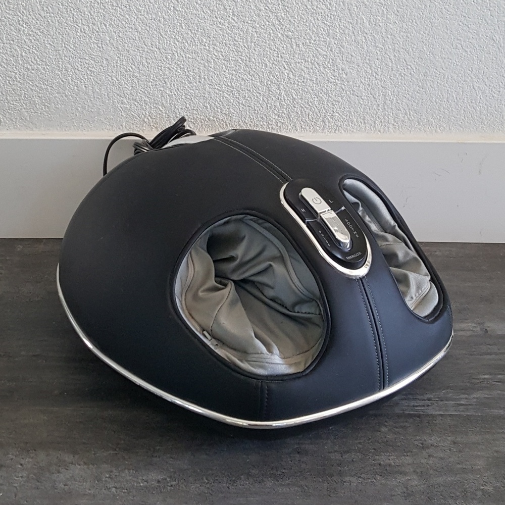 Black Brookstone Shiatsu Foot Massager w/Heat